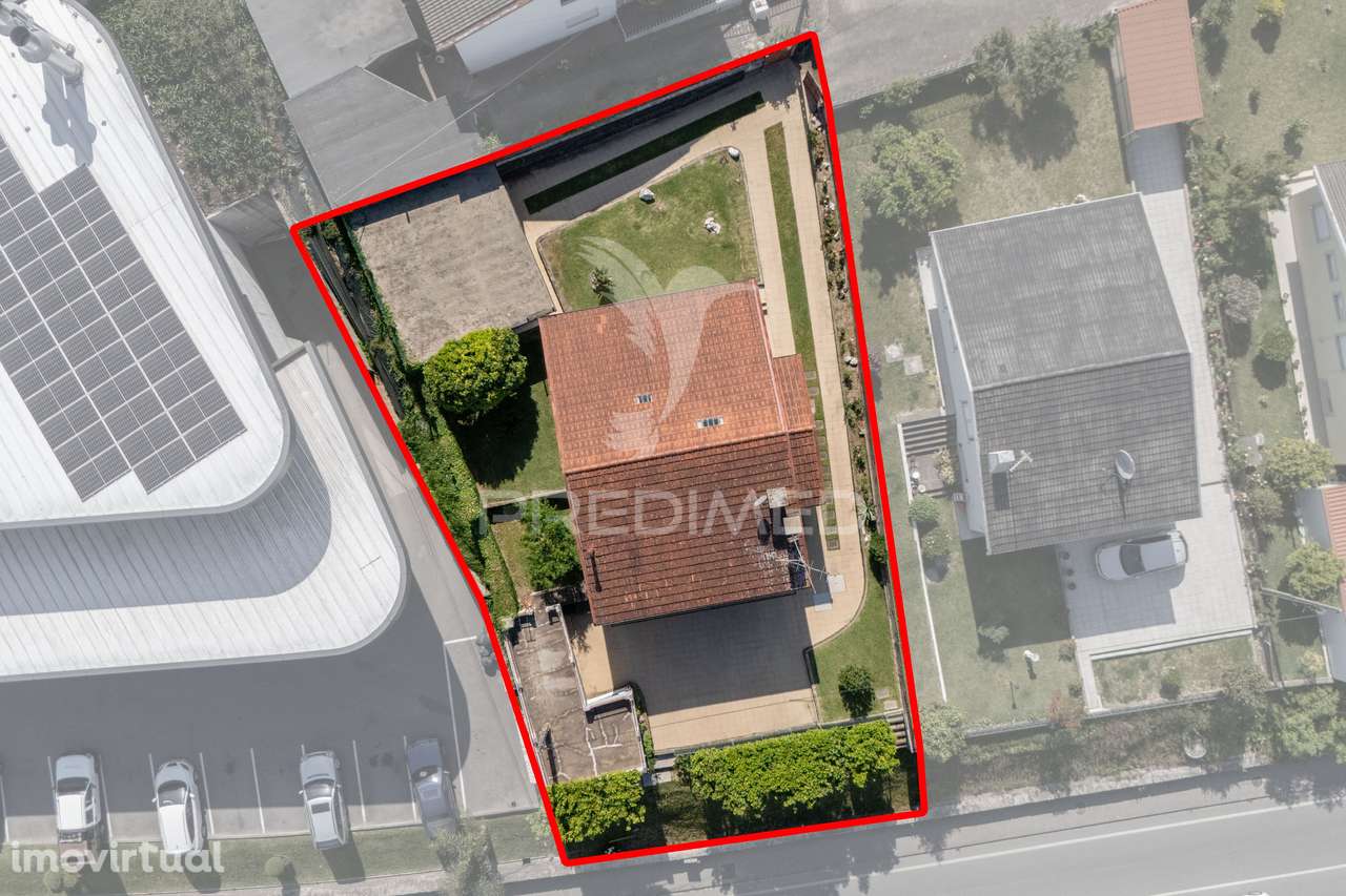 Moradia T4 | Barbudo, Vila Verde | Excelente Localização - Grande imagem: 2/35