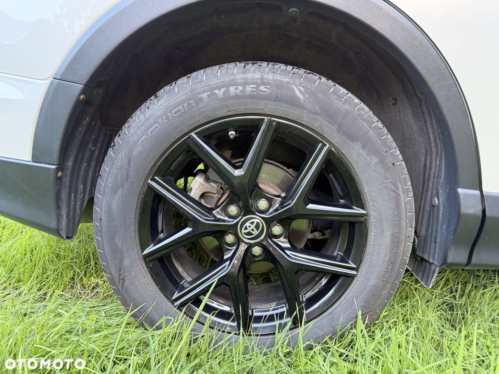 Toyota RAV4 Hybrid Premium 4x4 - 18