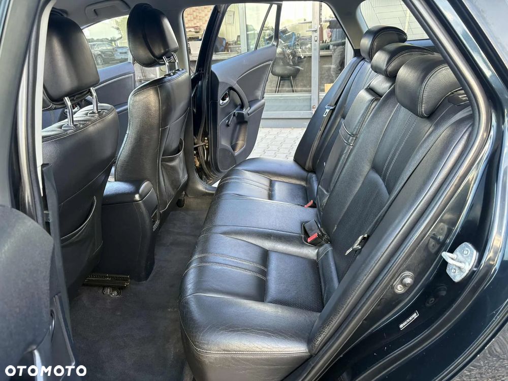 Toyota Avensis 1.6 Luna - 9