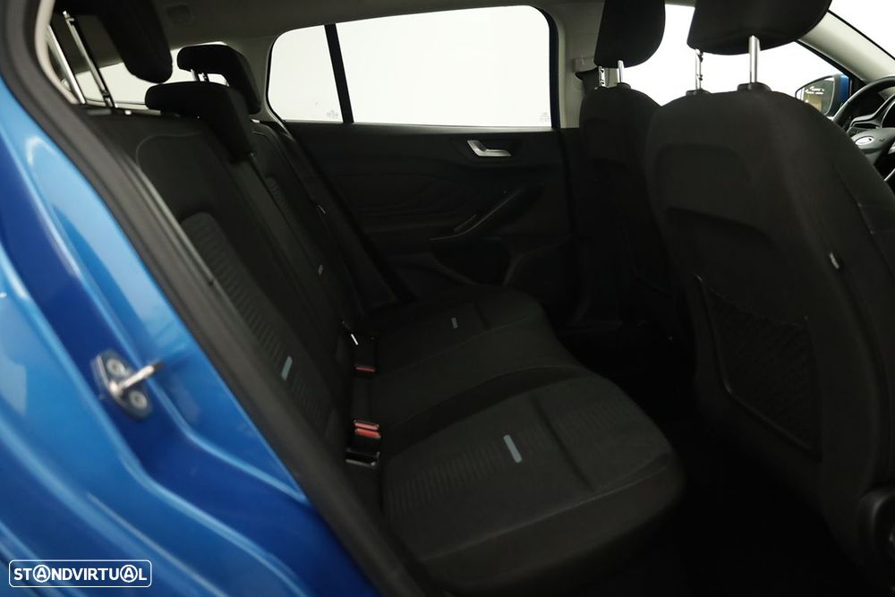 Ford Focus SW - 21