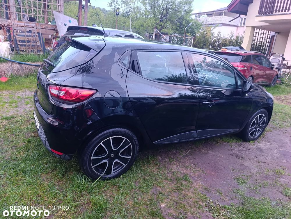 Renault Clio 1.2 16V 75 LIMITED - 11