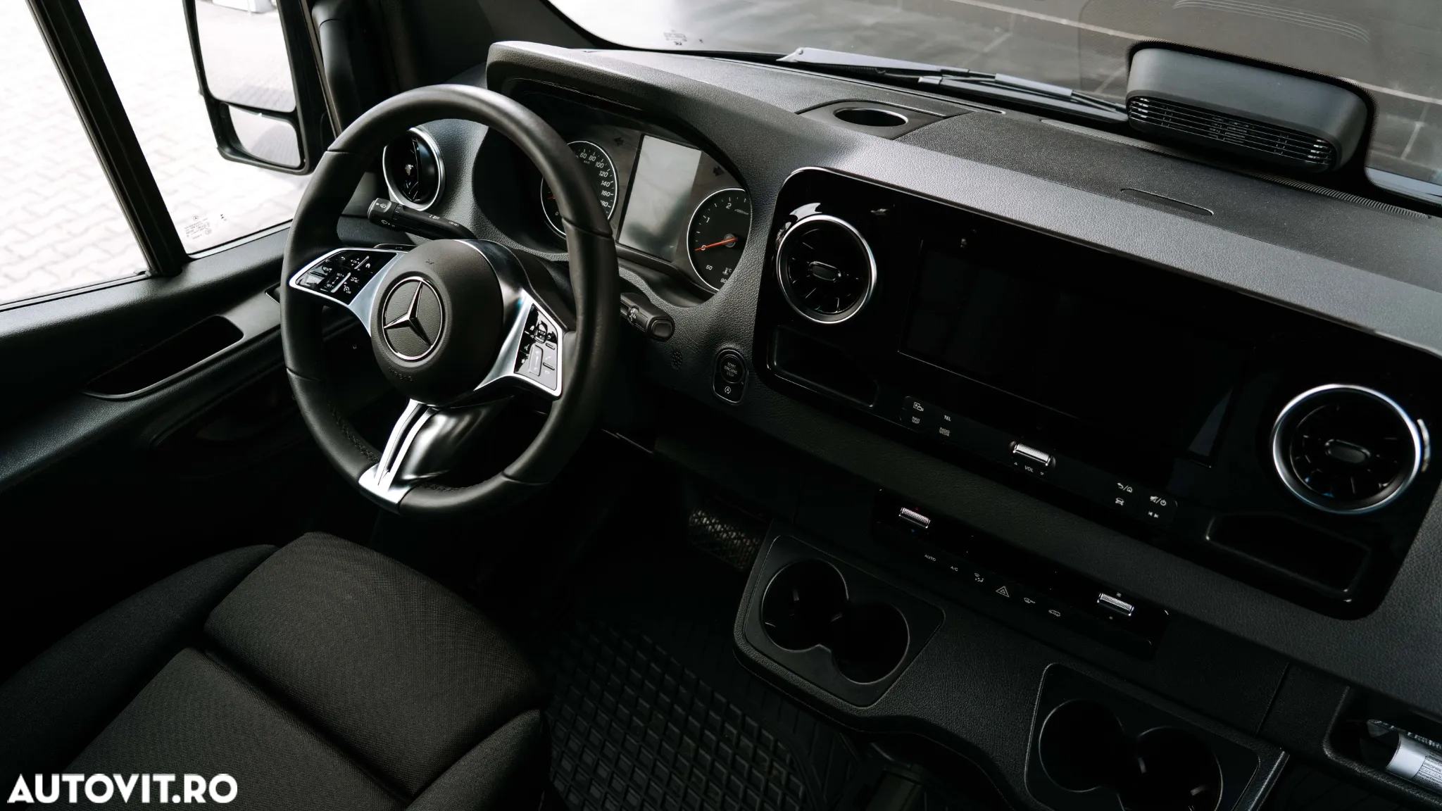 Mercedes-Benz SPRINTER - 11