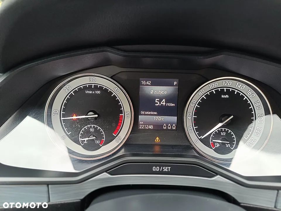 Skoda Superb 2.0 TDI Ambition DSG - 39