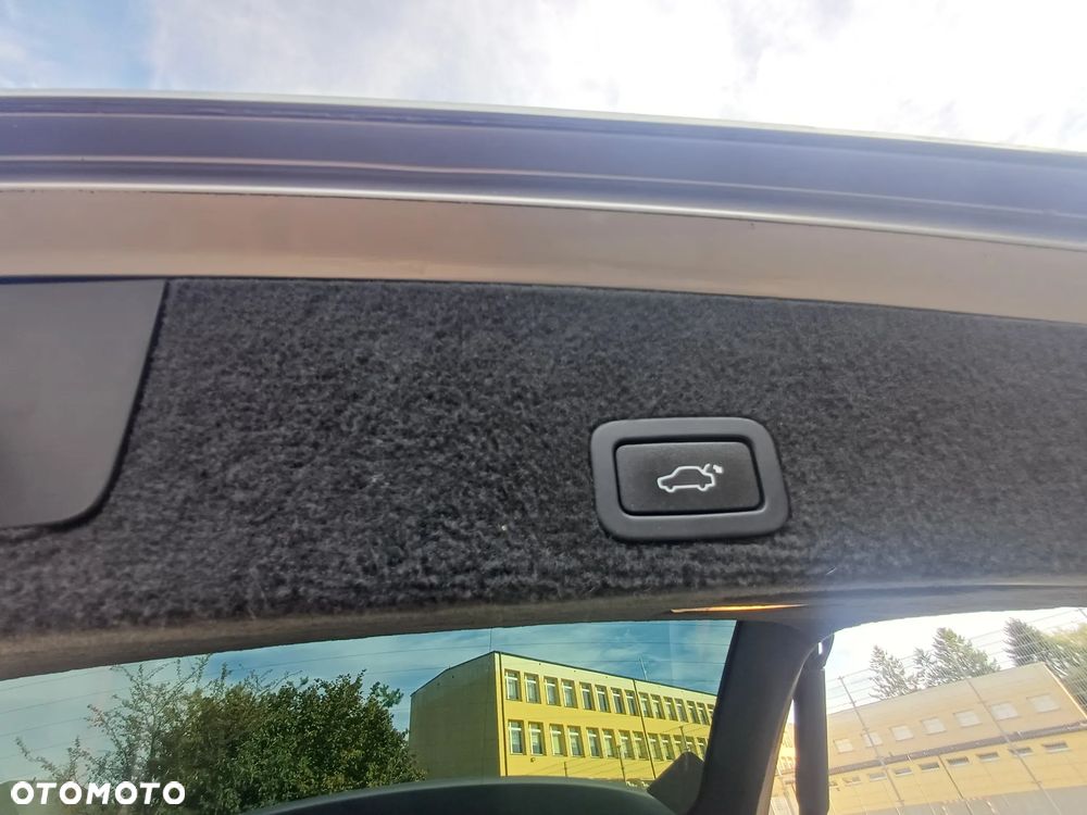 Volvo XC 60 2.4D AWD Momentum - 33