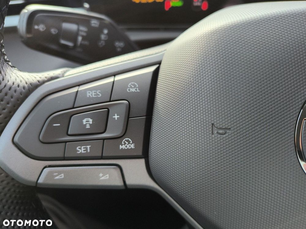 Volkswagen T-Roc 1.5 TSI HEV R-Line - 29