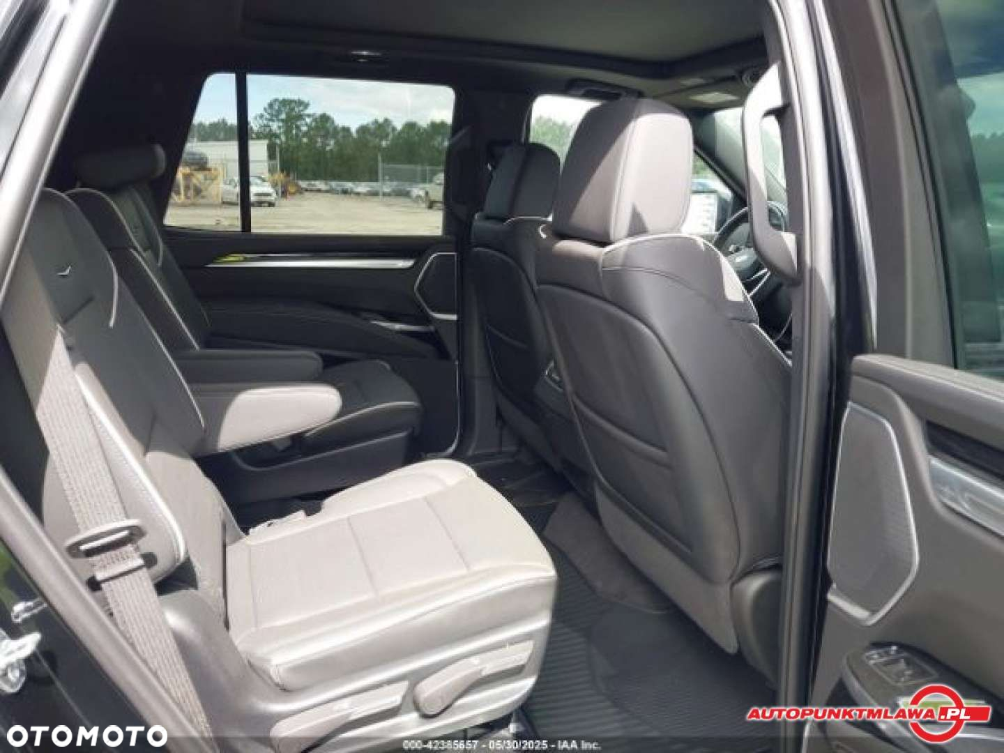 Cadillac Escalade - 8