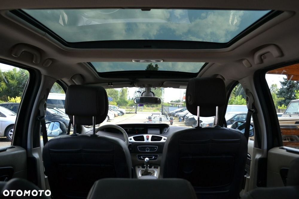 Renault Grand Scenic - 10