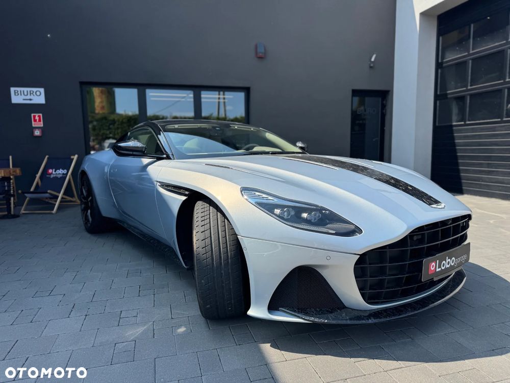 Aston Martin DB11 Launch Edition - 3