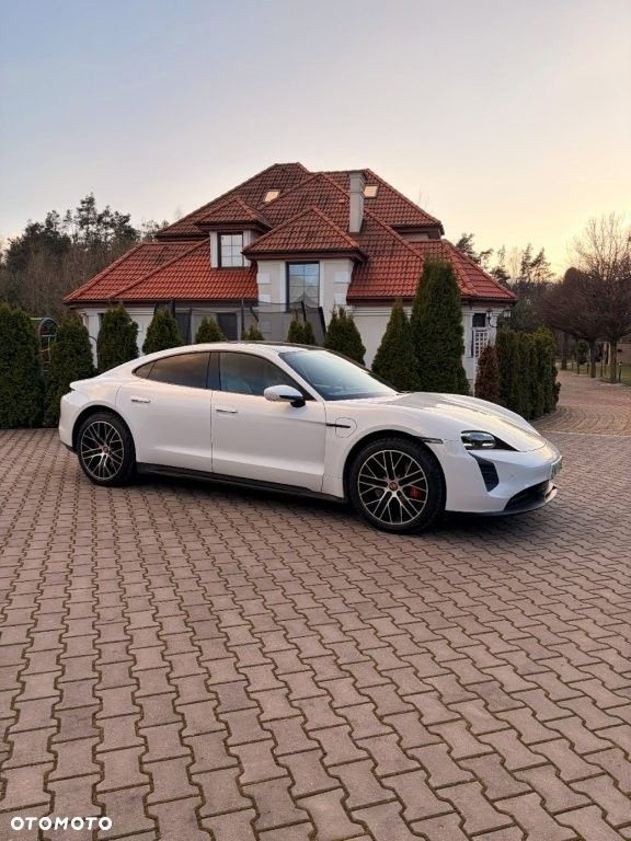 Porsche Taycan - 1