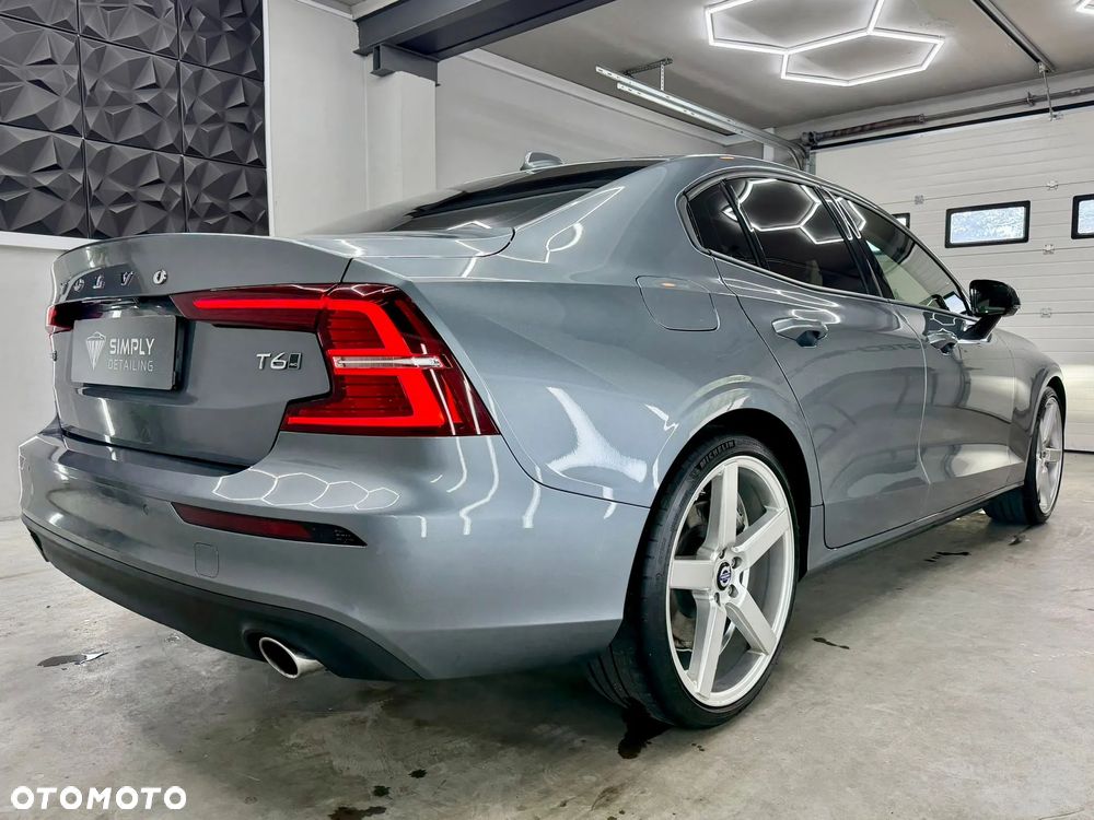 Volvo S60 T6 AWD Momentum Pro - 4
