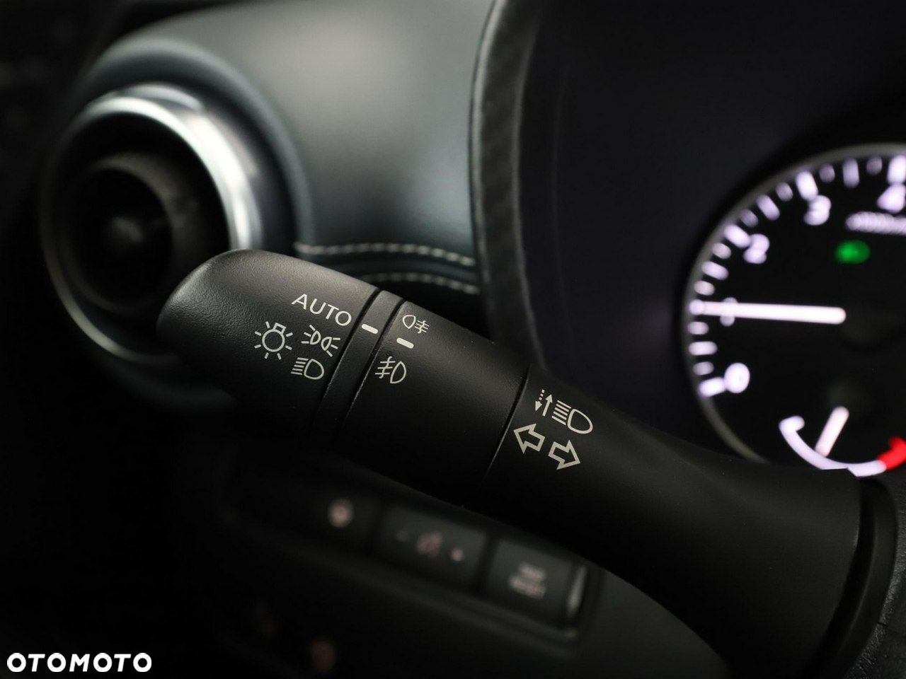 Nissan Juke 1.0 DIG-T N-Connecta - 33