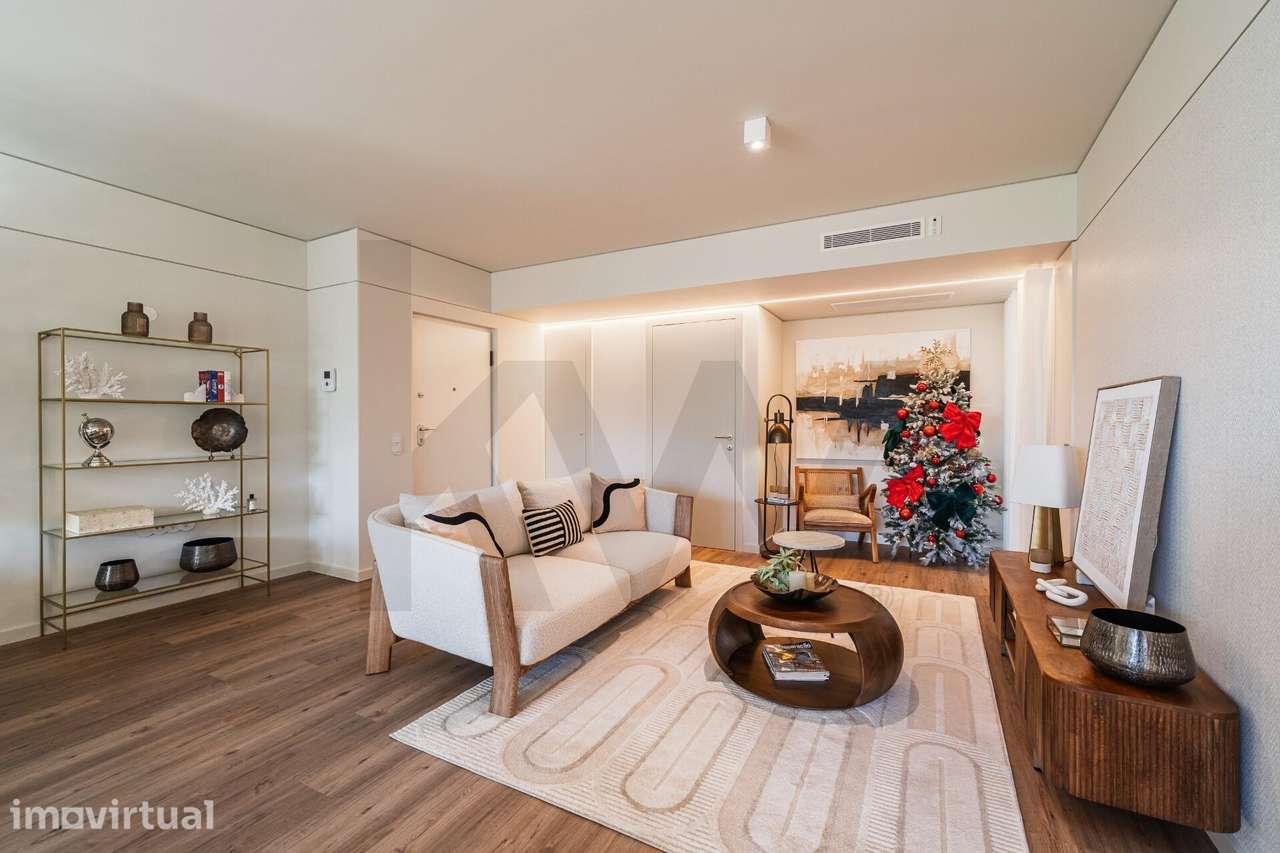 T3 com duas varandas e garagem junto ao Jardim Sarah Afonso - Grande imagem: 4/40