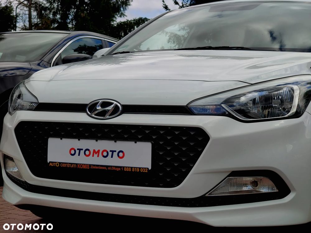 Hyundai i20 blue 1.2 - 7