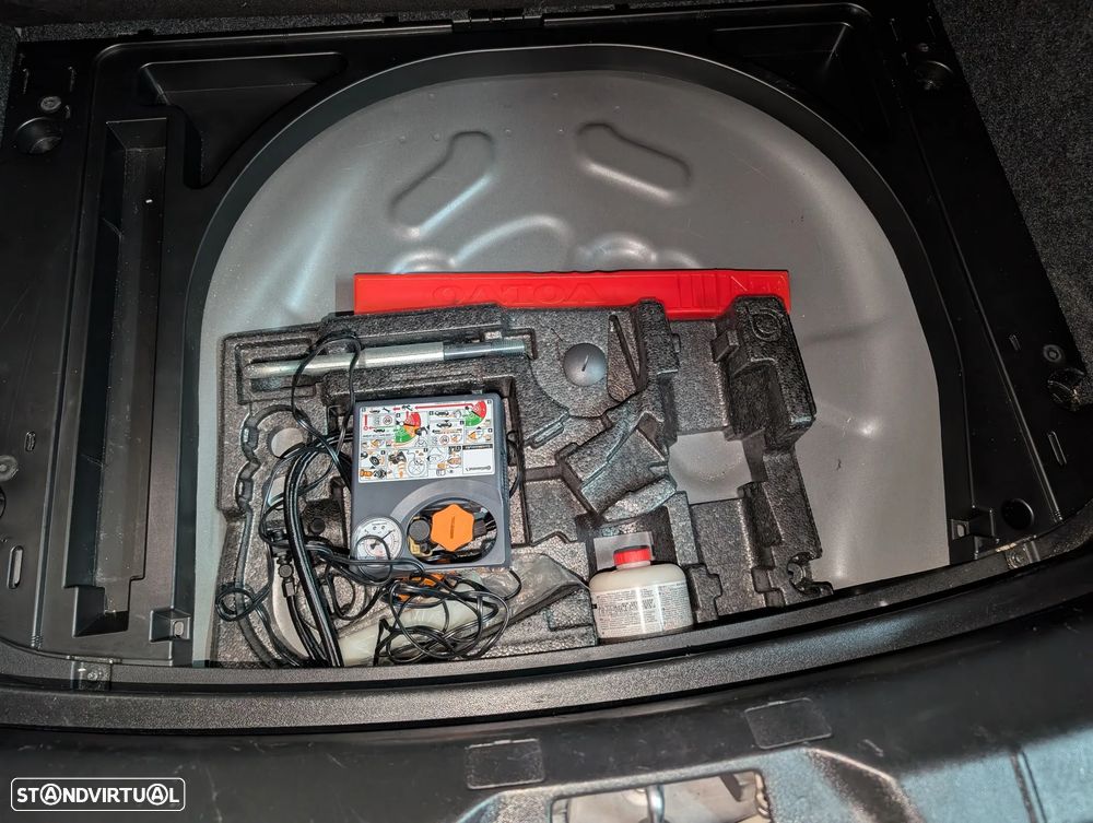 Volvo V40 Cross Country 2.0 D2 Kinetic - 6