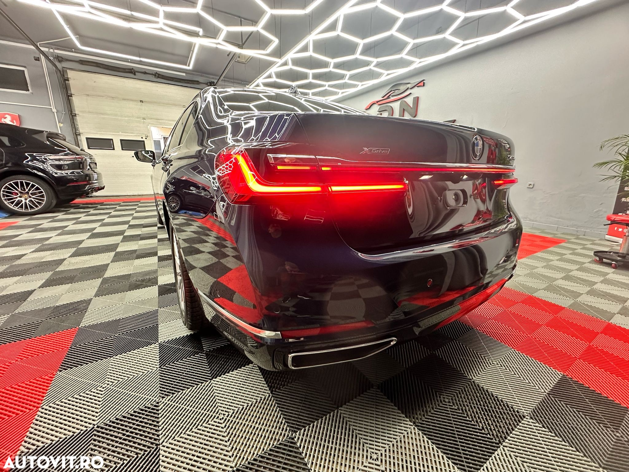 BMW Seria 7 - 16