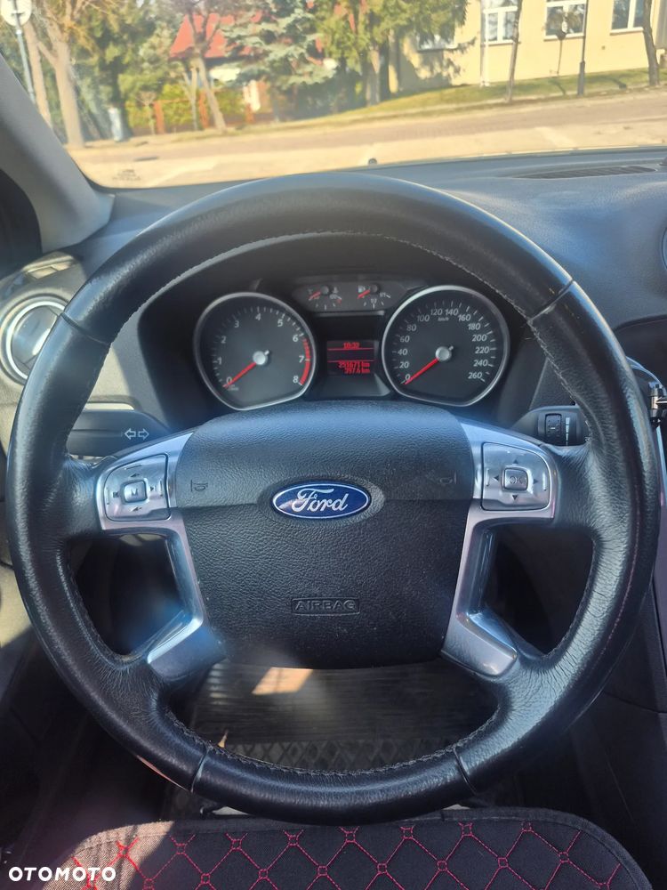 Ford Mondeo 2.0 Trend - 10