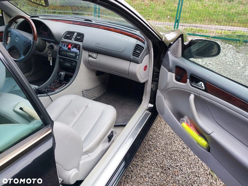 Mercedes-Benz CLK - 16