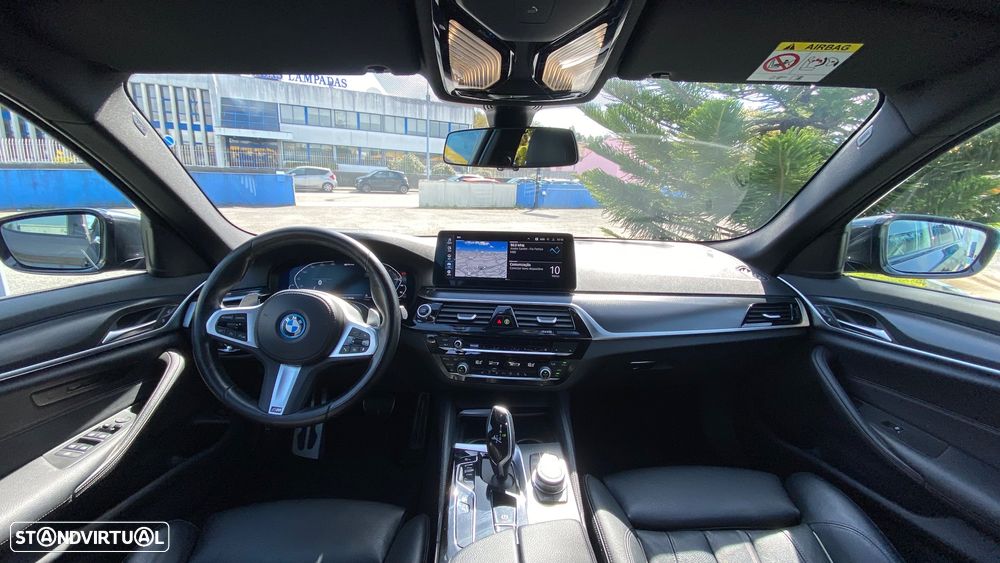 BMW 530 e Pack Desportivo M - 27