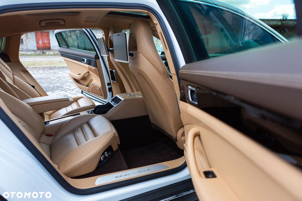 Porsche Panamera 4 Executive - 33