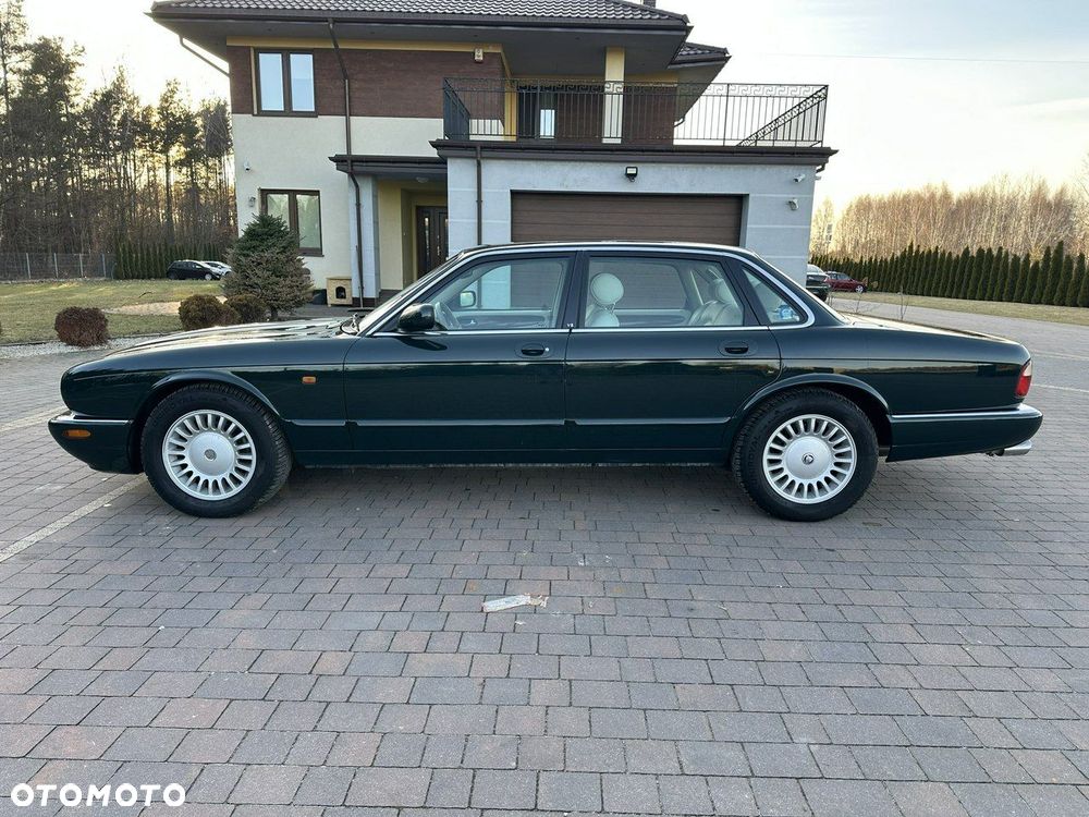 Jaguar XJ - 5