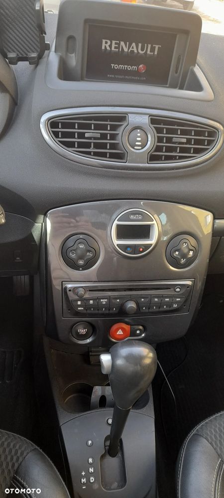 Renault Clio 1.6 16V Dwudziestka - 12