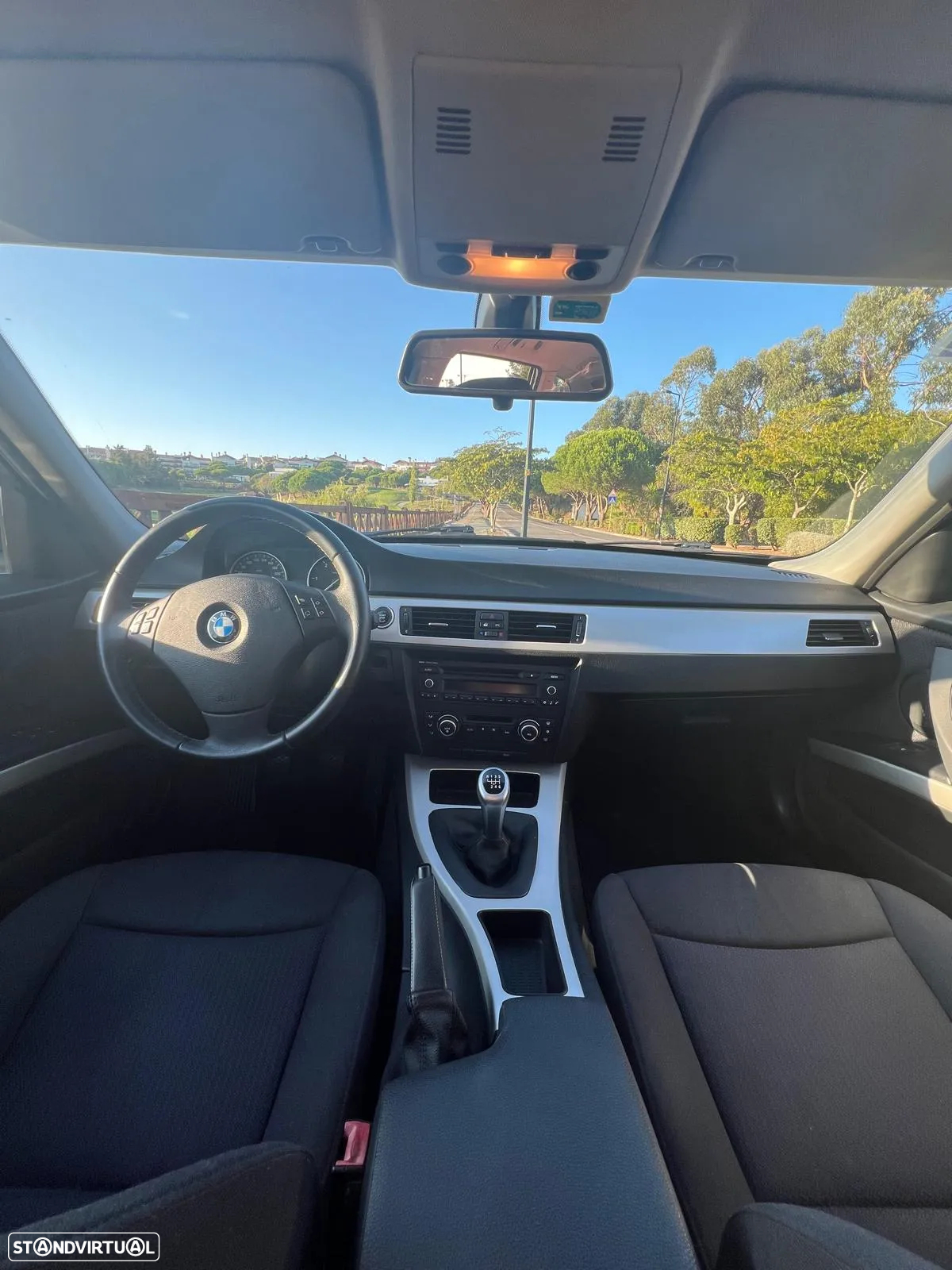 BMW 318 d Touring - 10