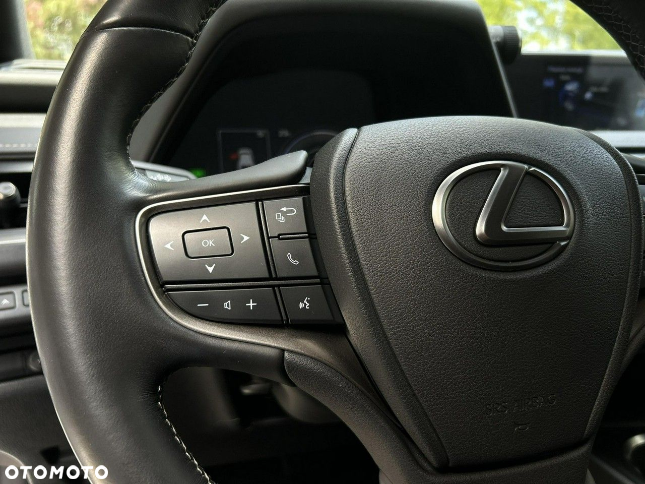 Lexus UX - 12