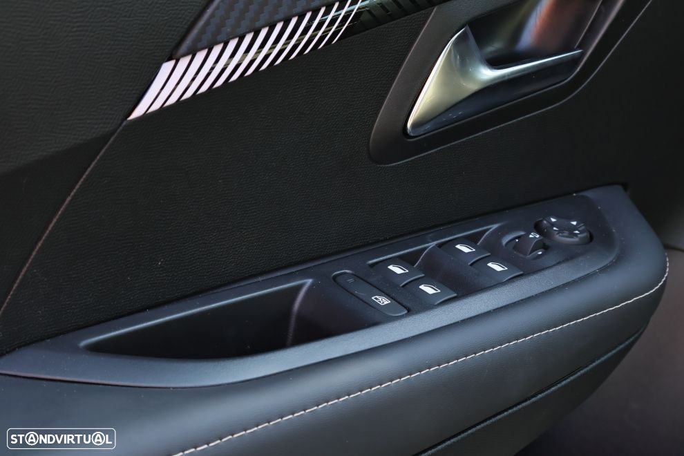 Peugeot 208 1.2 Hybrid Allure e-DCS6 - 16