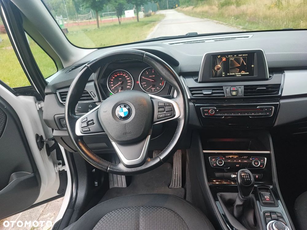 BMW Seria 2 216d Advantage - 37