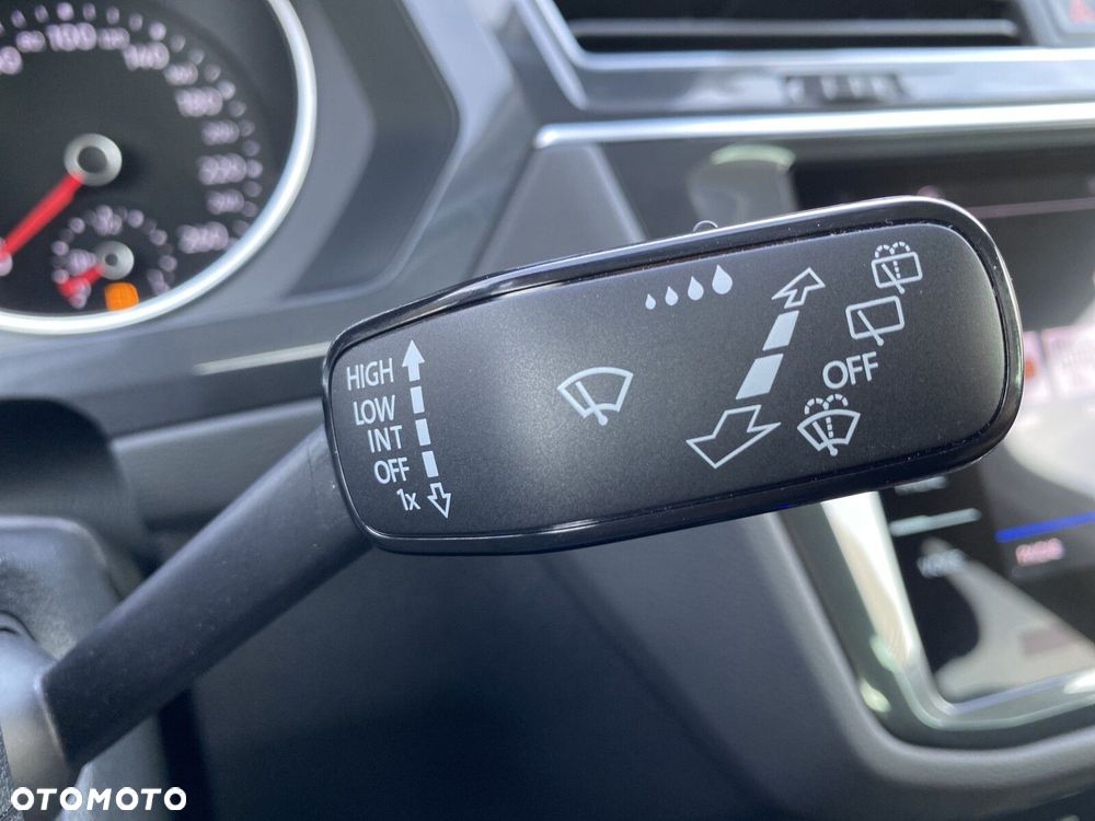 Volkswagen Tiguan - 32