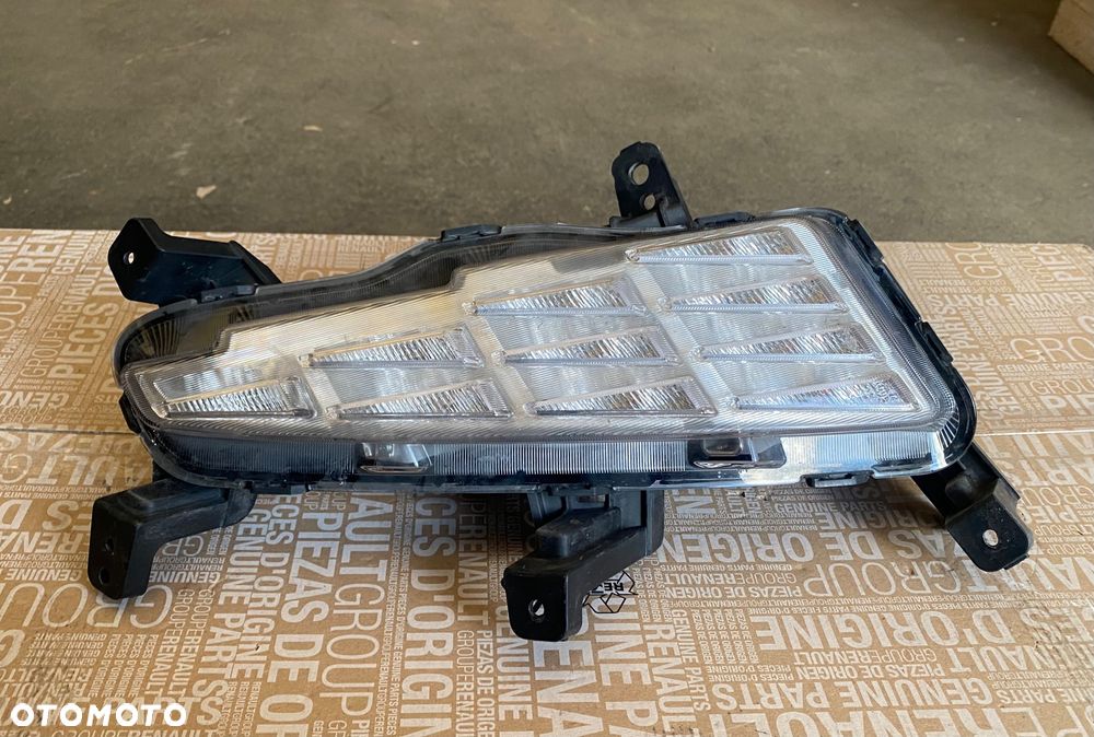 HYUNDAI I30 3 III lift fl 2020-> Europa! LAMPA PRZEDNIA PRAWA ŚWIATŁO DO JAZDY DZIENNEJ DRL HALOGEN PRAWY PRZÓD PRZEDNI led lampa Ledowa w zderzak zderzaka prawa  kierunkowskaz halogen prawy   Wwa - 3