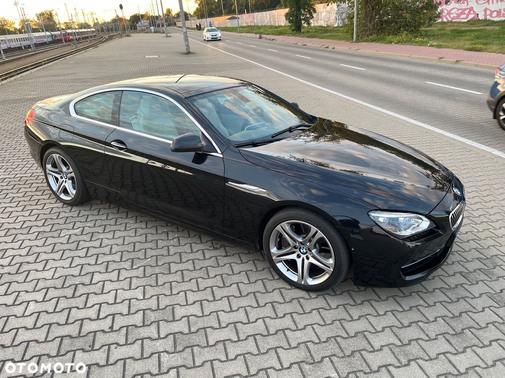 BMW Seria 6 650i - 12