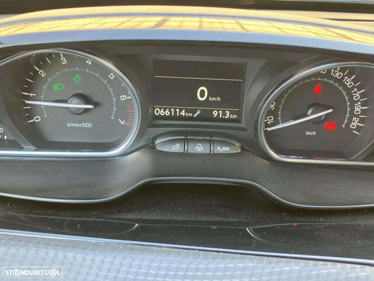 Peugeot 2008 1.2 PureTech Allure - 12