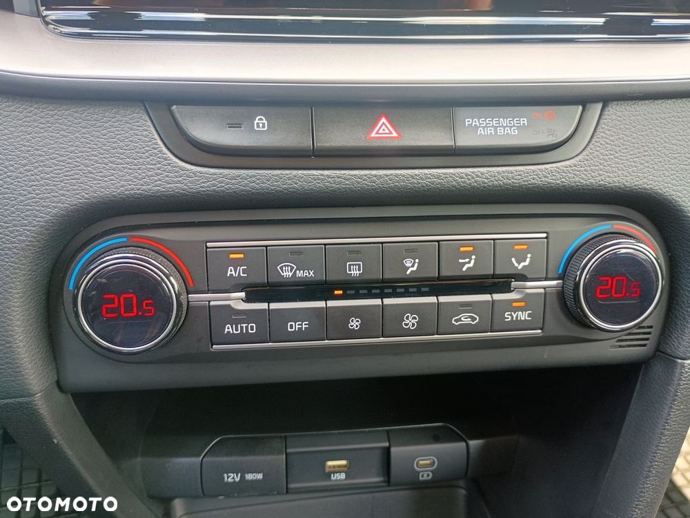 Kia Ceed - 16