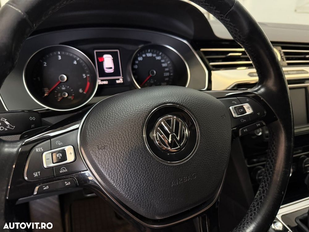 Volkswagen Passat - 14