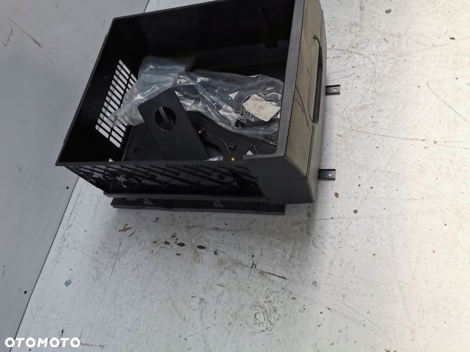 Schowek na lodówkę MERCEDES ANTOS AROX MP4 - 6