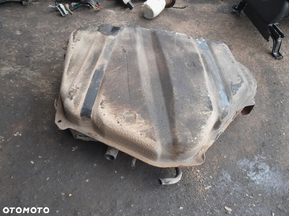 Mazda 5 CR  05-10  1.8 2.0 2.3 16V  2.0 citd Zbiornik Bak Paliwa - 2