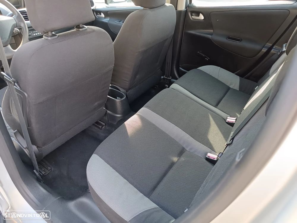 Peugeot 207 1.4 HDi Sport - 11