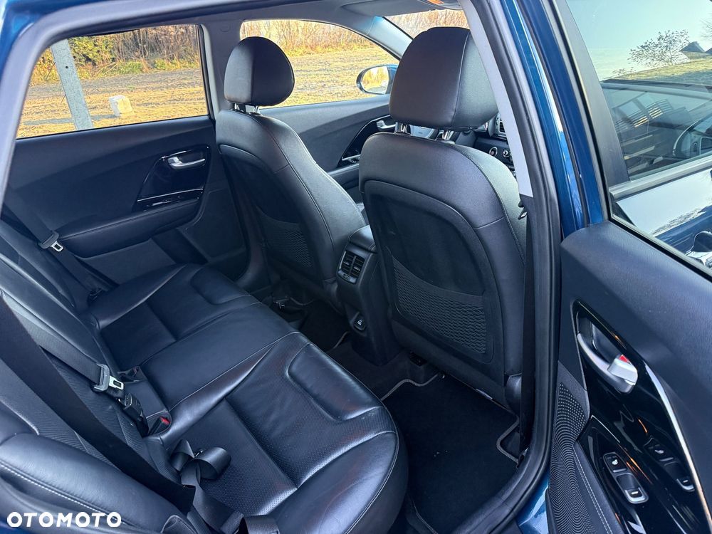 Kia Niro 1.6 GDI Hybrid L Business Line - 31