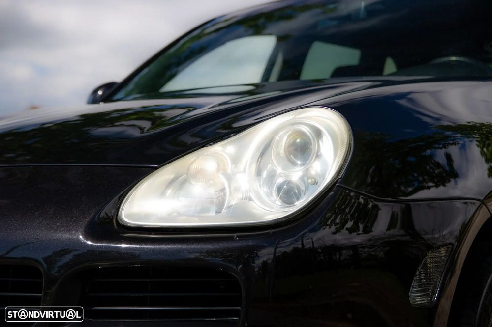 Porsche Cayenne Turbo - 30