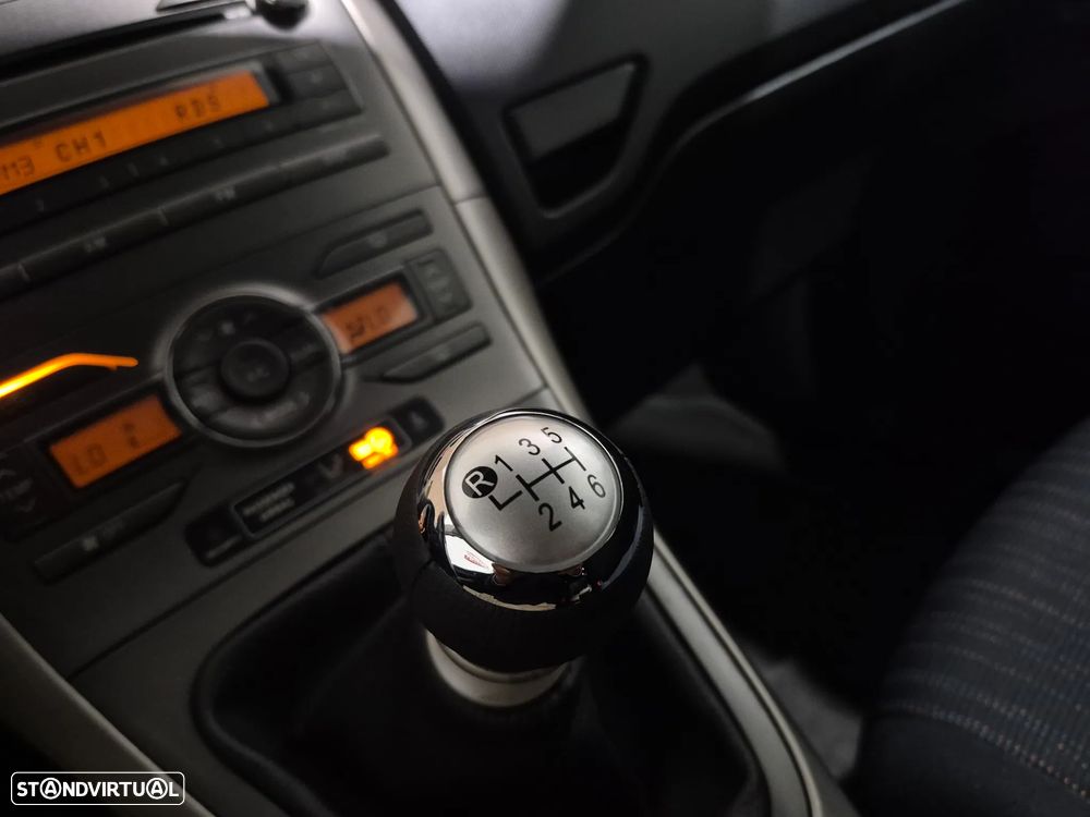 Toyota Auris 1.4 D-4D Comfort - 16