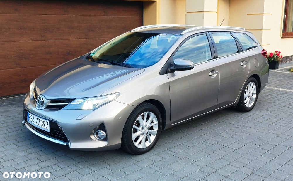 Toyota Auris 2.0 D-4D Life Plus - 12