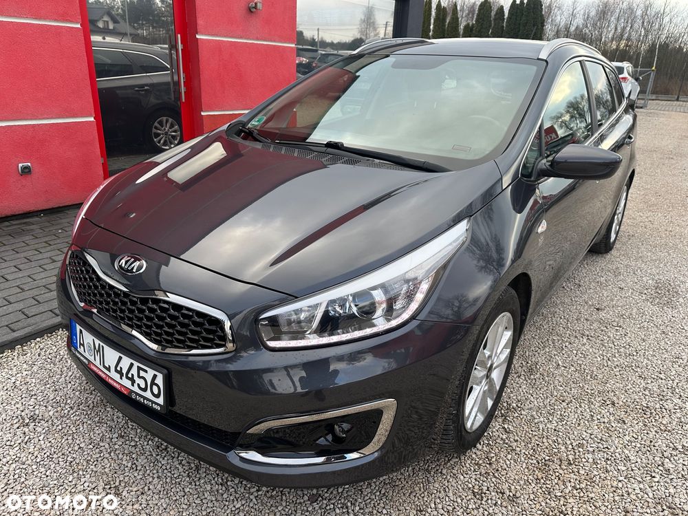 Kia Ceed 1.6 GDI Dream Team Edition - 3