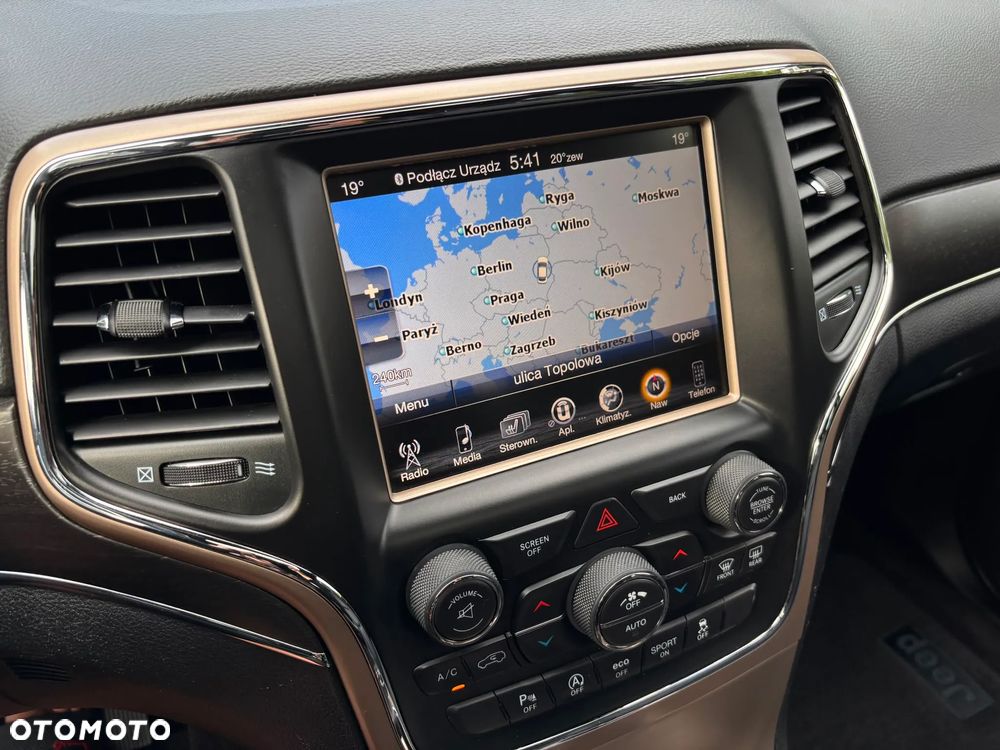 Jeep Grand Cherokee - 27