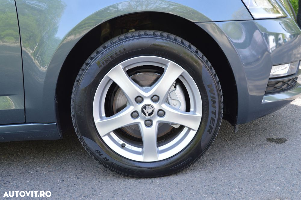 Skoda Octavia 2.0 TDI Style - 32