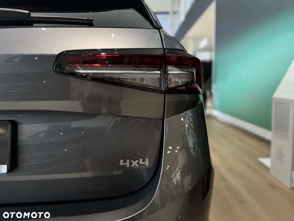 Skoda Superb 2.0 TDI SCR 4x4 L&K DSG - 9