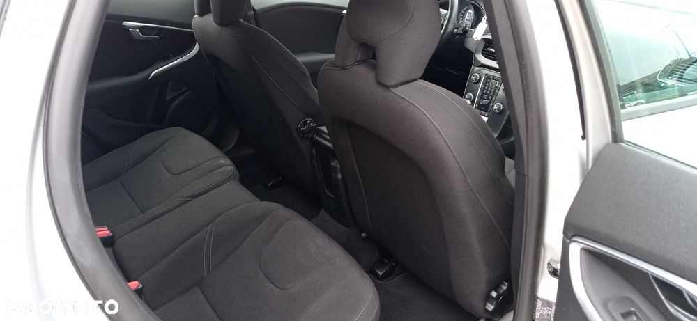 Volvo V40 T2 - 9