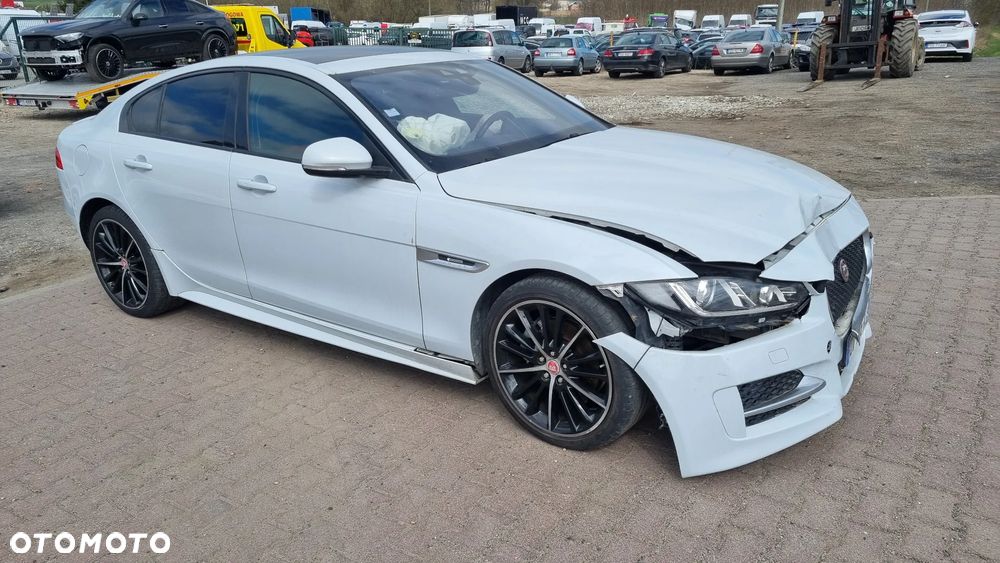 Jaguar XE 20d R-Sport Ingenium Edition - 19