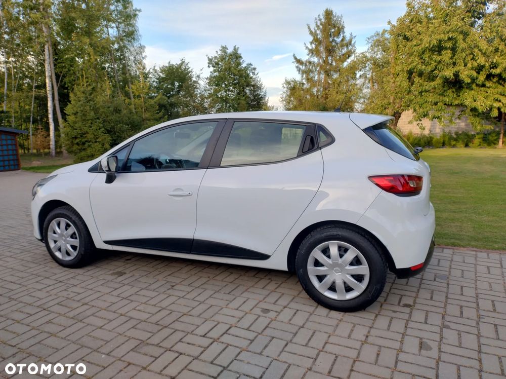 Renault Clio 1.2 16V 75 Life - 15