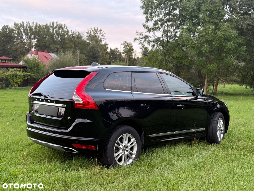 Volvo XC 60 D4 Drive-E Momentum - 4